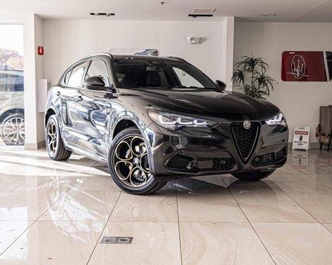 2025 Alfa Romeo Stelvio Base