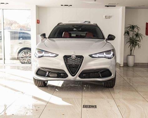 2025 Alfa Romeo Stelvio Base