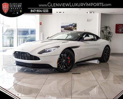 Lunar White 2017 Aston Martin DB11