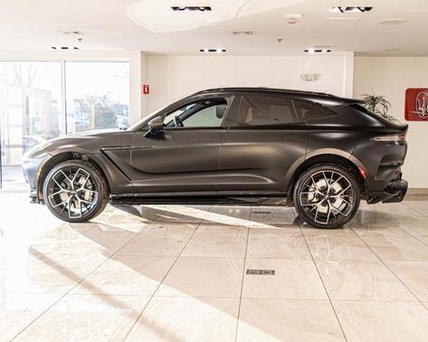 2025 Aston Martin DBX 707
