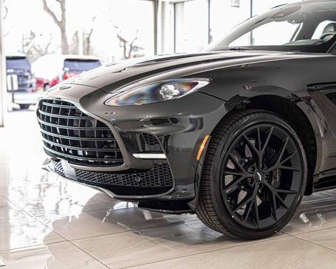 2025 Aston Martin DBX 707