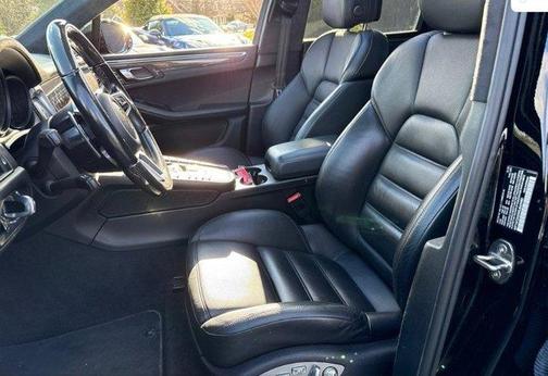 2021 Porsche Macan Turbo