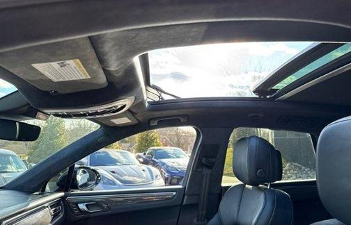 2021 Porsche Macan Turbo