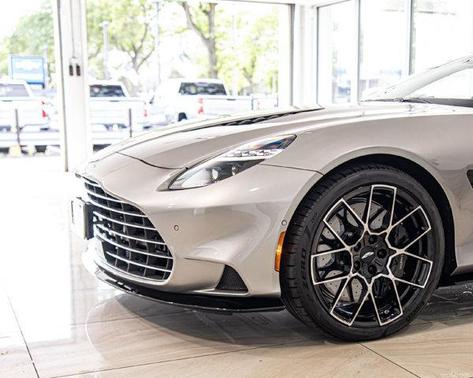 Q Spirit Silver 2026 Aston Martin Vanquish Volante