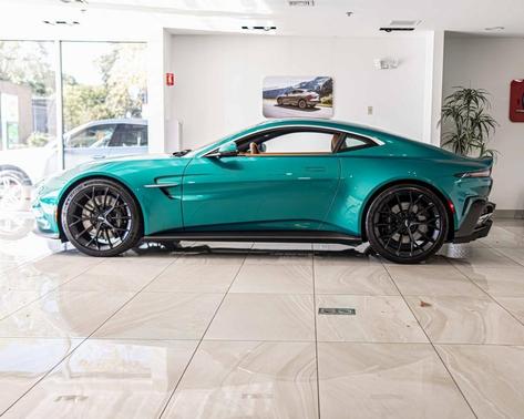 2025 Aston Martin Vantage Base