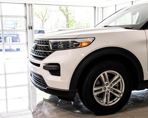 Oxford White 2021 Ford Explorer XLT