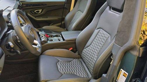 2021 Lamborghini Urus Base