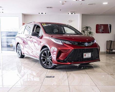 2025 Toyota Sienna XSE