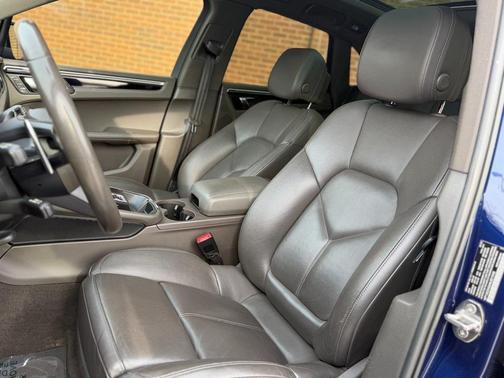 2022 Porsche Macan S