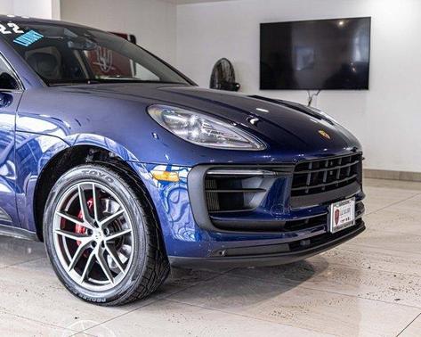 Gentian Blue Metallic 2022 Porsche Macan S