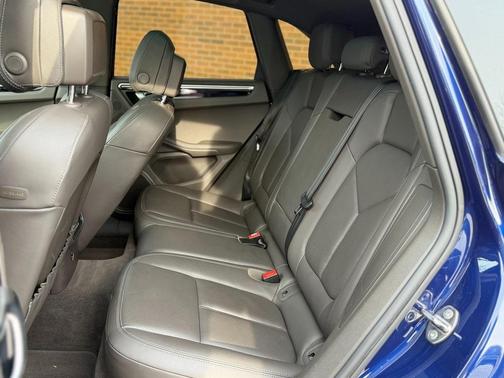 2022 Porsche Macan S