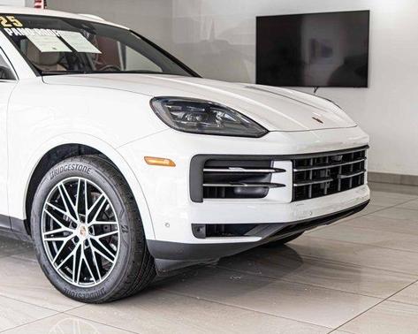 2025 Porsche Cayenne Base