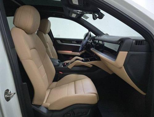 2025 Porsche Cayenne Base