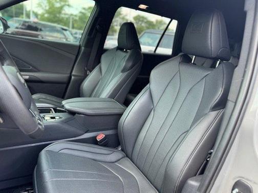 2024 Lexus TX 500h Luxury