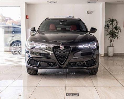 2025 Alfa Romeo Stelvio Base