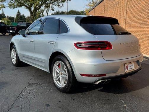 2018 Porsche Macan Turbo
