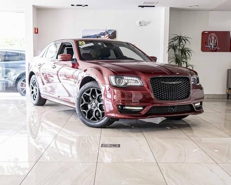 2023 Chrysler 300 Touring L