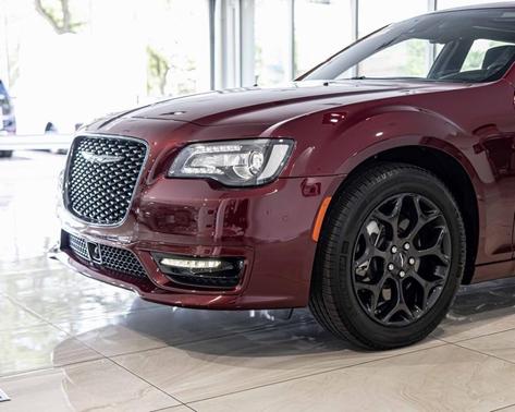2023 Chrysler 300 Touring L