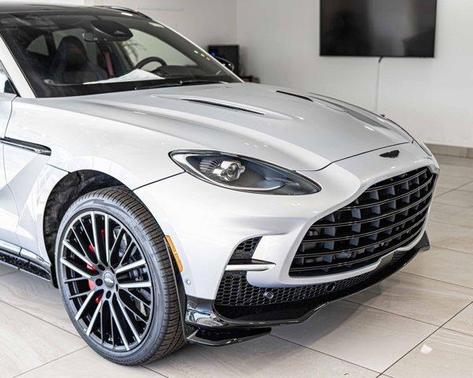 2025 Aston Martin DBX 707