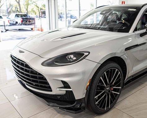 2025 Aston Martin DBX 707