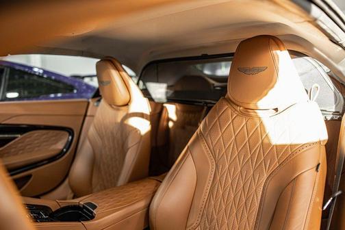 2025 Aston Martin DB12 Volante