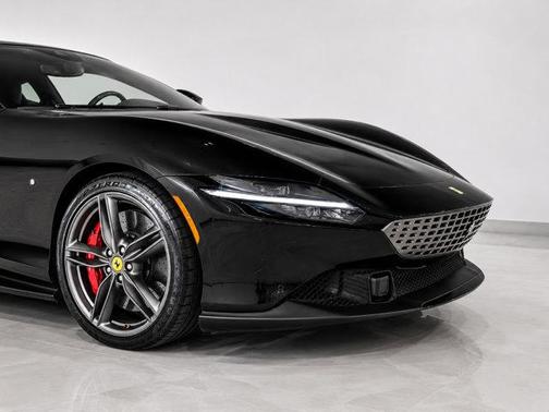Nero Daytona Metallic 2022 Ferrari Roma Base