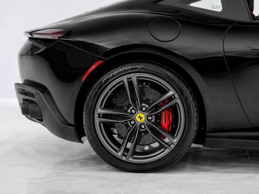 Nero Daytona Metallic 2022 Ferrari Roma Base