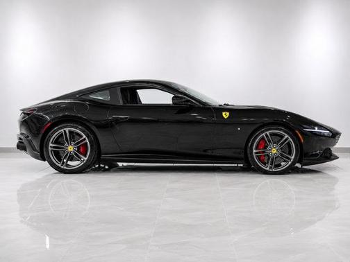 Nero Daytona Metallic 2022 Ferrari Roma Base