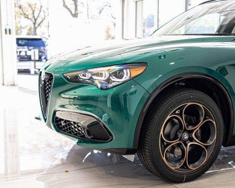 2025 Alfa Romeo Stelvio Base