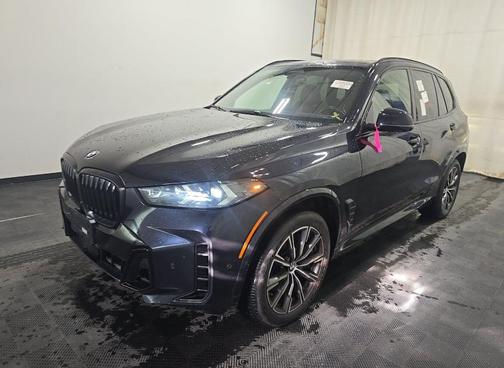 Black 2024 BMW X5 xDrive40i