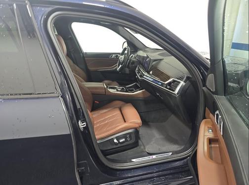 Black 2024 BMW X5 xDrive40i