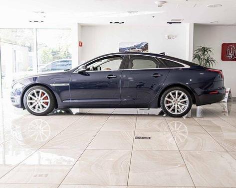 2015 Jaguar XJ Base