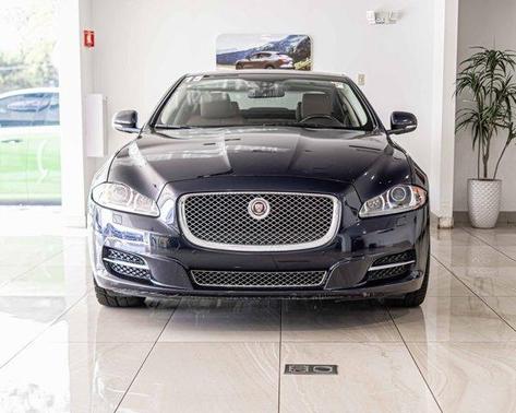 2015 Jaguar XJ Base