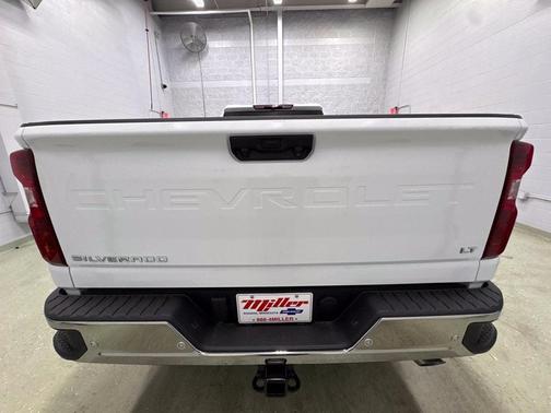 Summit White 2026 Chevrolet Silverado 3500 LT