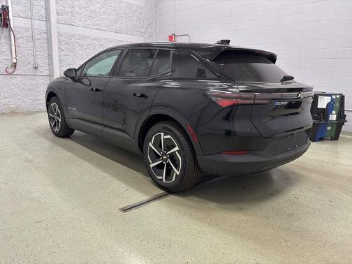 2026 Chevrolet Equinox EV LT 1