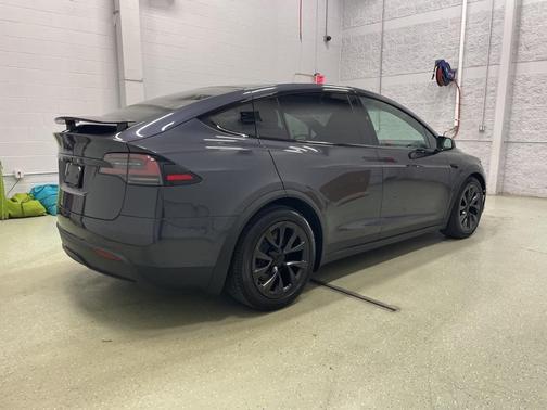 2025 Tesla Model X Base