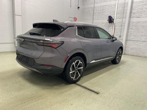 2025 Chevrolet Equinox EV LT 2