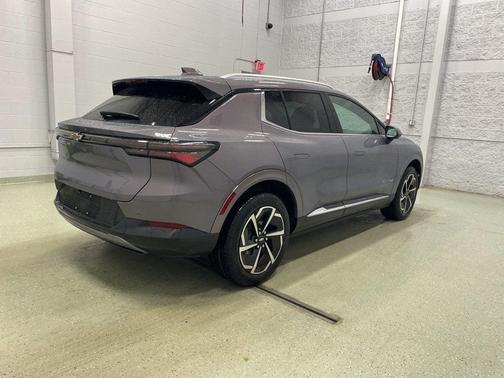 2025 Chevrolet Equinox EV LT 2