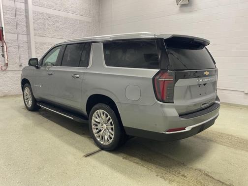 2025 Chevrolet Suburban LS