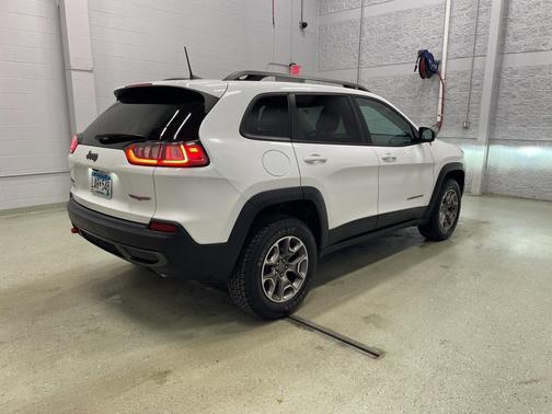 2020 Jeep Cherokee Trailhawk