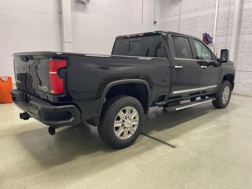 2025 Chevrolet Silverado 3500 High Country