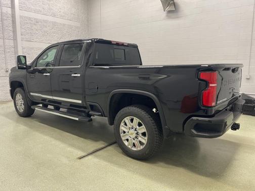 2025 Chevrolet Silverado 3500 High Country
