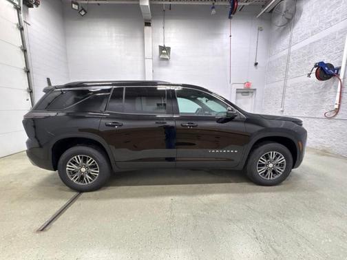 Mosaic Black Metallic 2026 Chevrolet Traverse LT