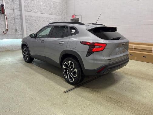 Sterling Gray Metallic 2026 Chevrolet Trax 2RS