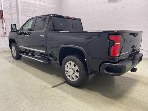 2025 Chevrolet Silverado 3500 High Country