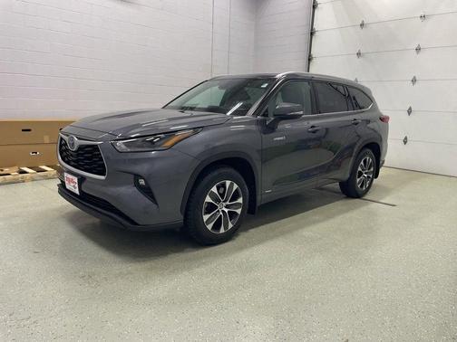 2021 Toyota Highlander Hybrid XLE