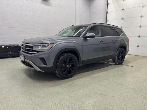 2022 Volkswagen Atlas 3.6L SE w/Technology