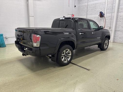 2017 Toyota Tacoma Limited