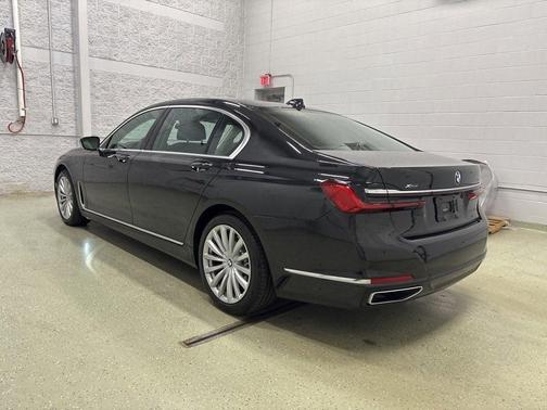 2021 BMW 740 i xDrive