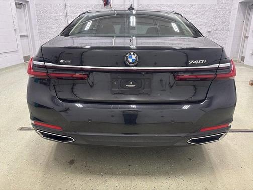 2021 BMW 740 i xDrive
